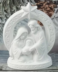 Sadrová vianočná dekorácia  – 3D ornament (11 × 9 cm)